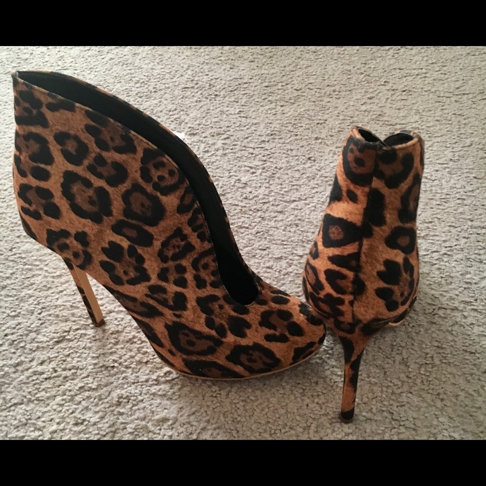 Leopard Bootie - Picture 2 of 4